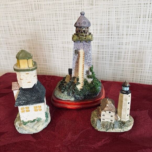 Lighthouse Resin Varied Figurines Set of 3 Decor Costal Core Nautical - Picture 1 of 8